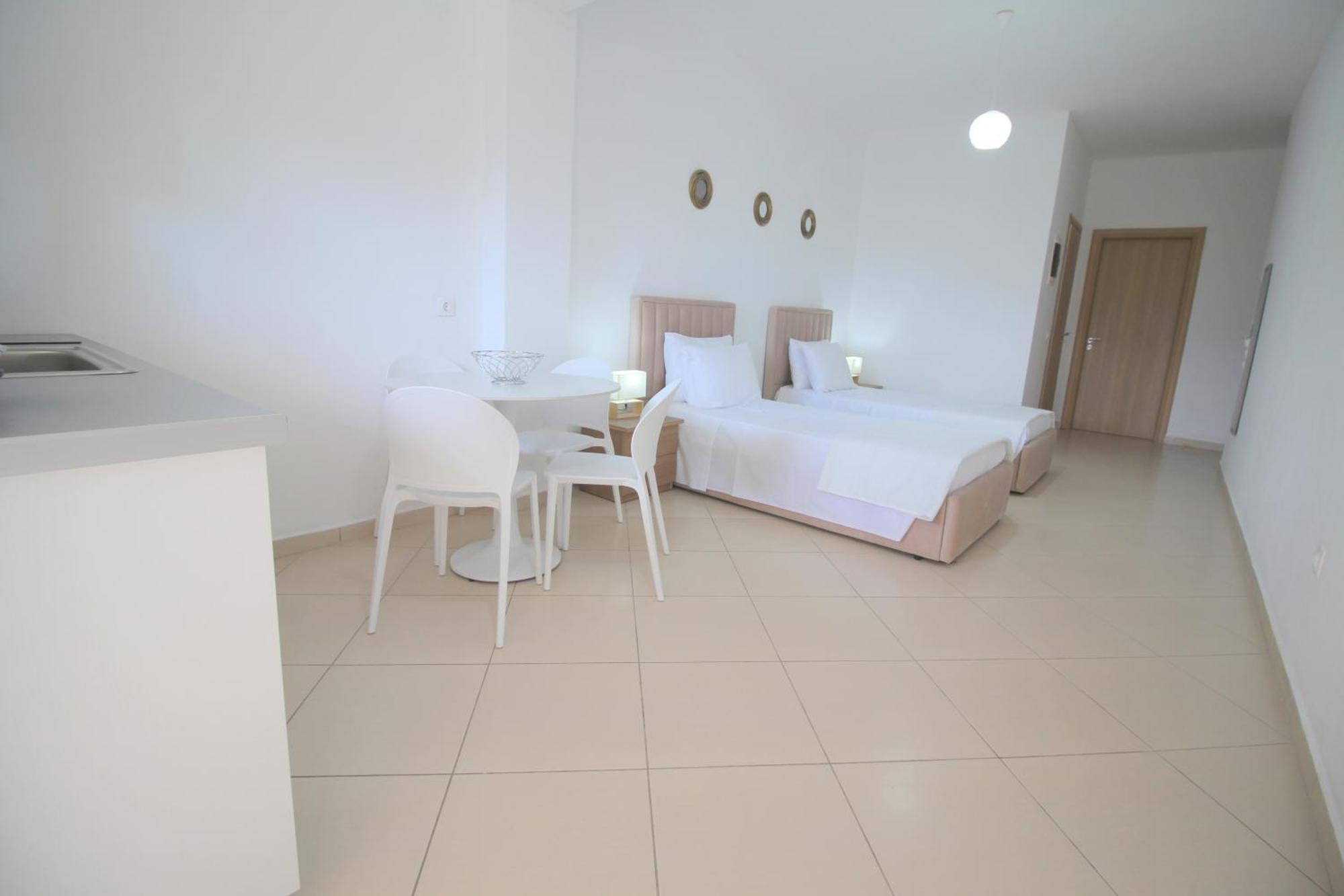 Nefeli'S Apartment Himarë Habitación foto